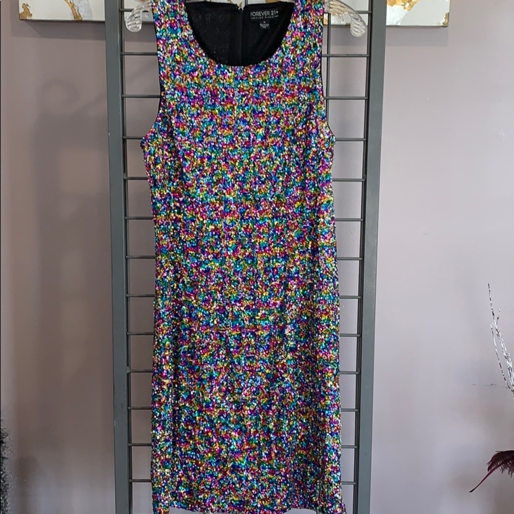 (NWOT) FOREVER 21 SEQUENCE DRESS!